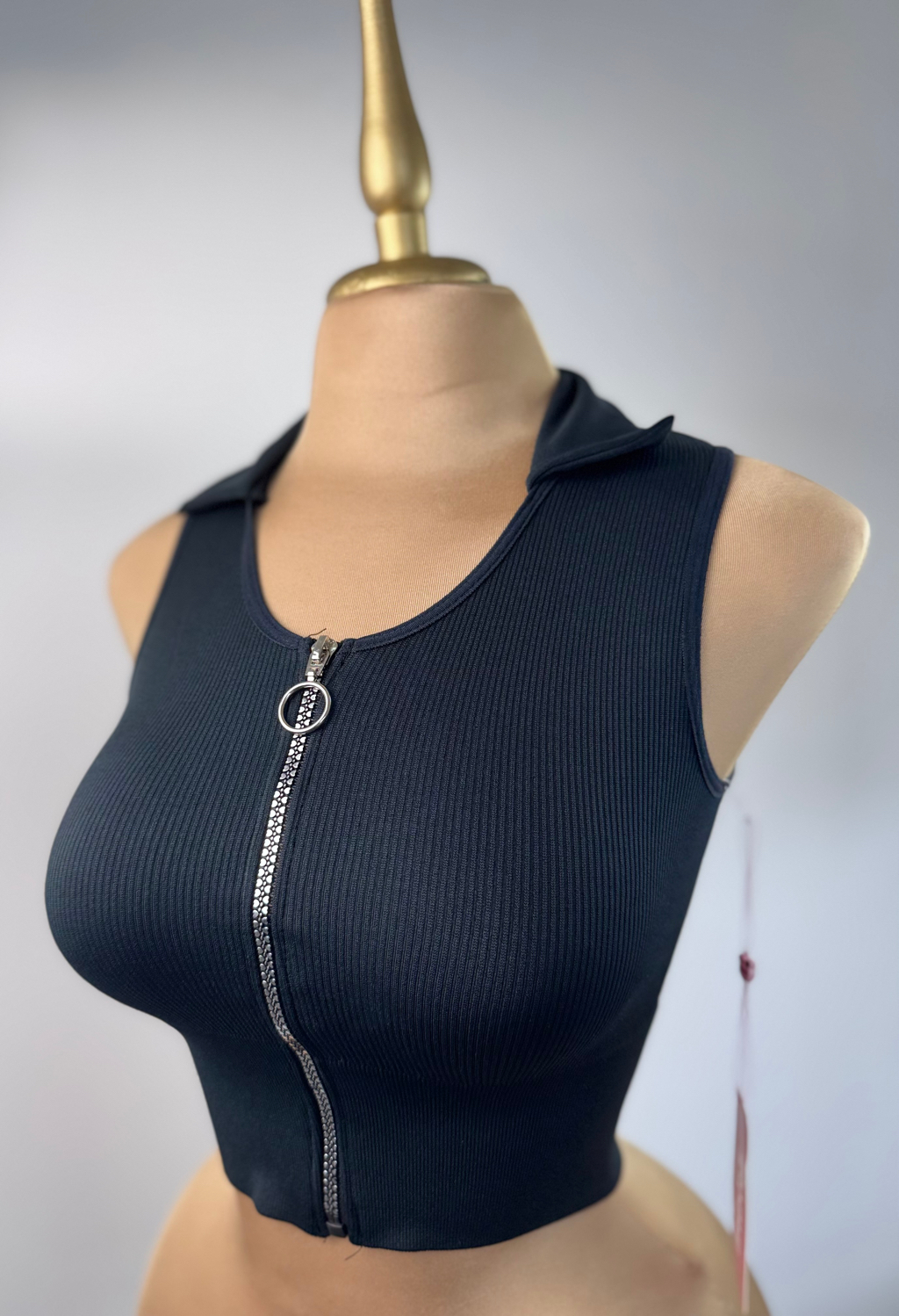 Blusa Corta Zipper Negro