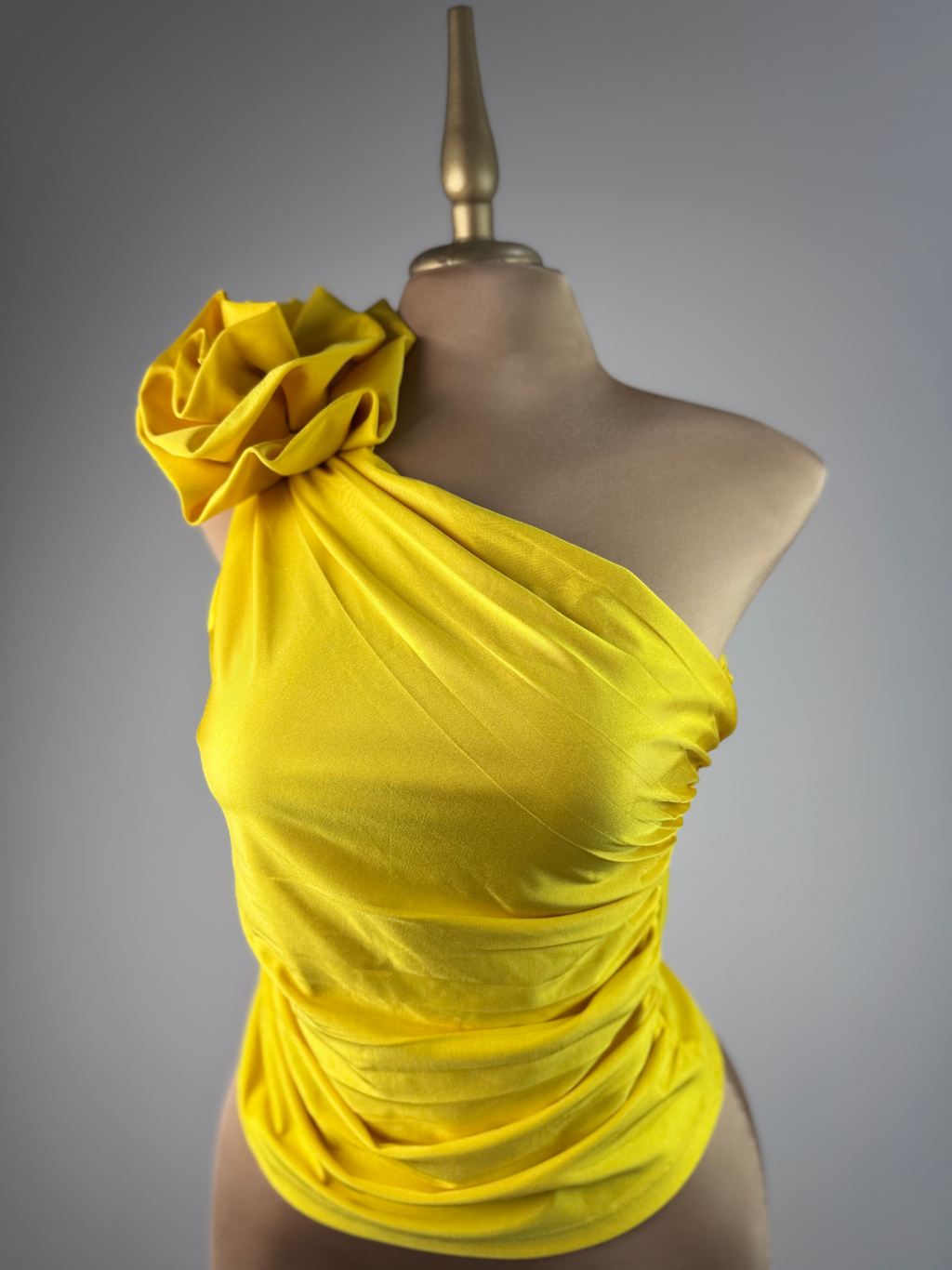Blusa Flor 1 Hombro Amarillo