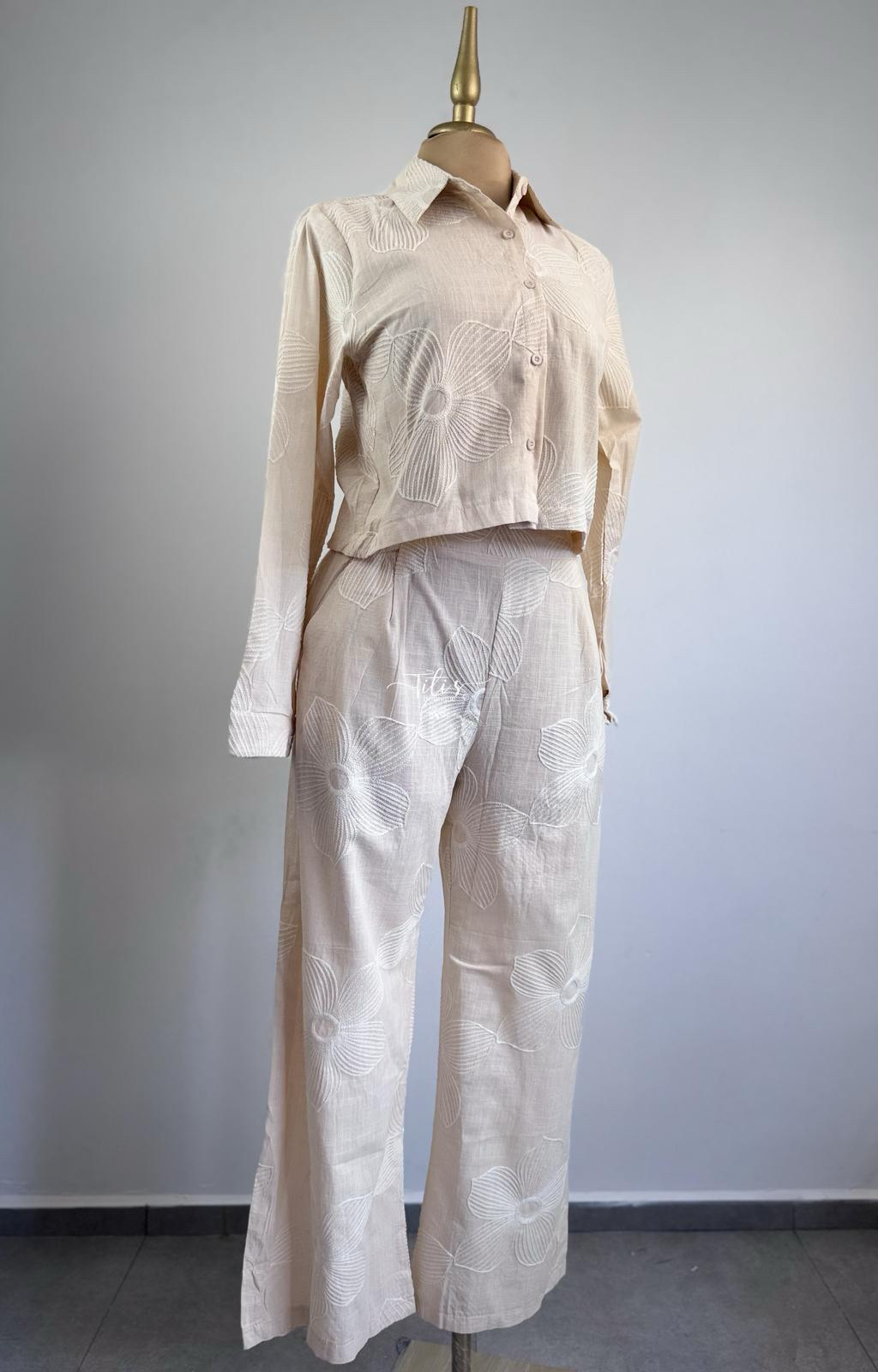 Conjunto Pantalón Bordado Beige