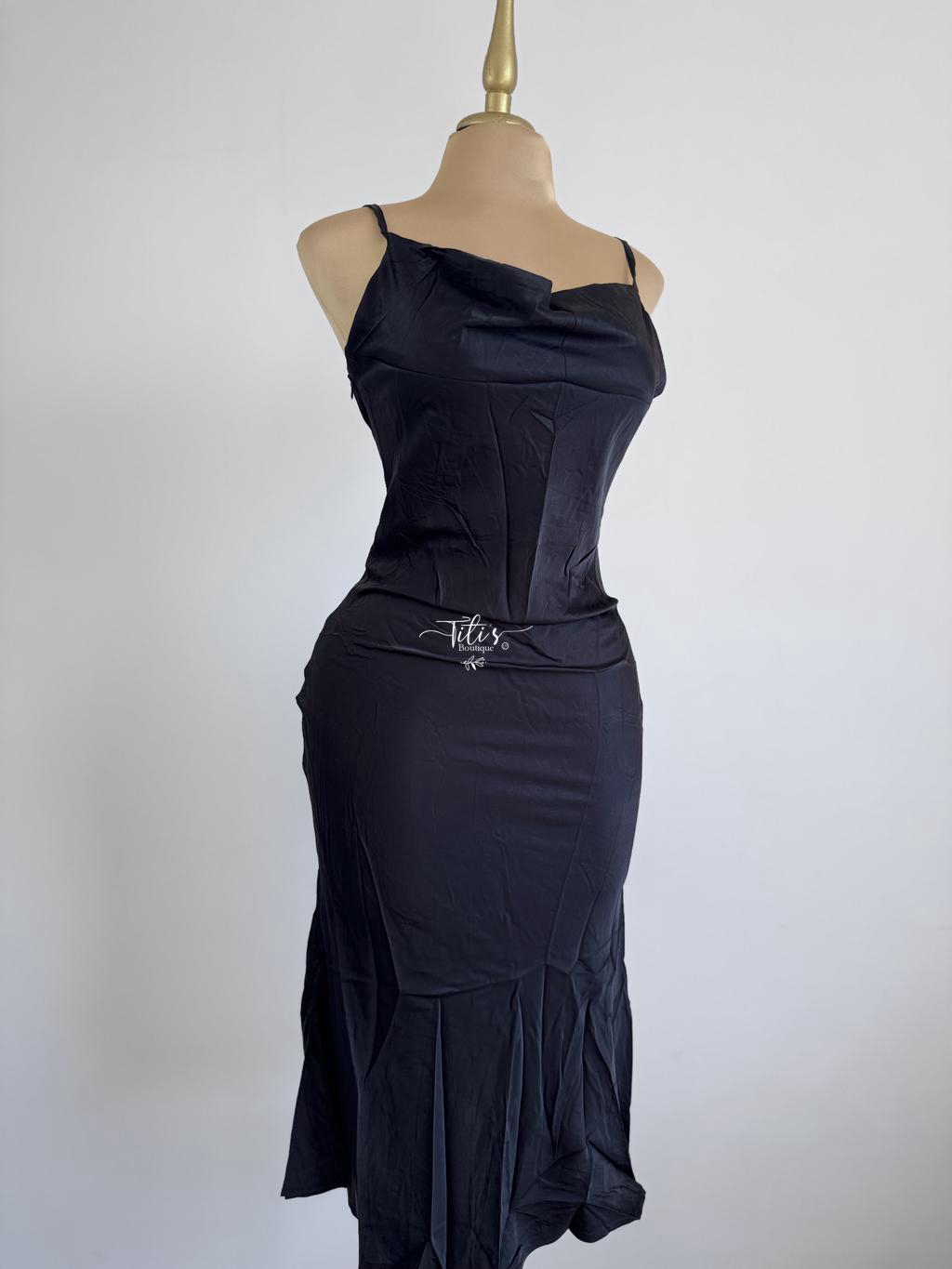 Vestido Satinado Negro