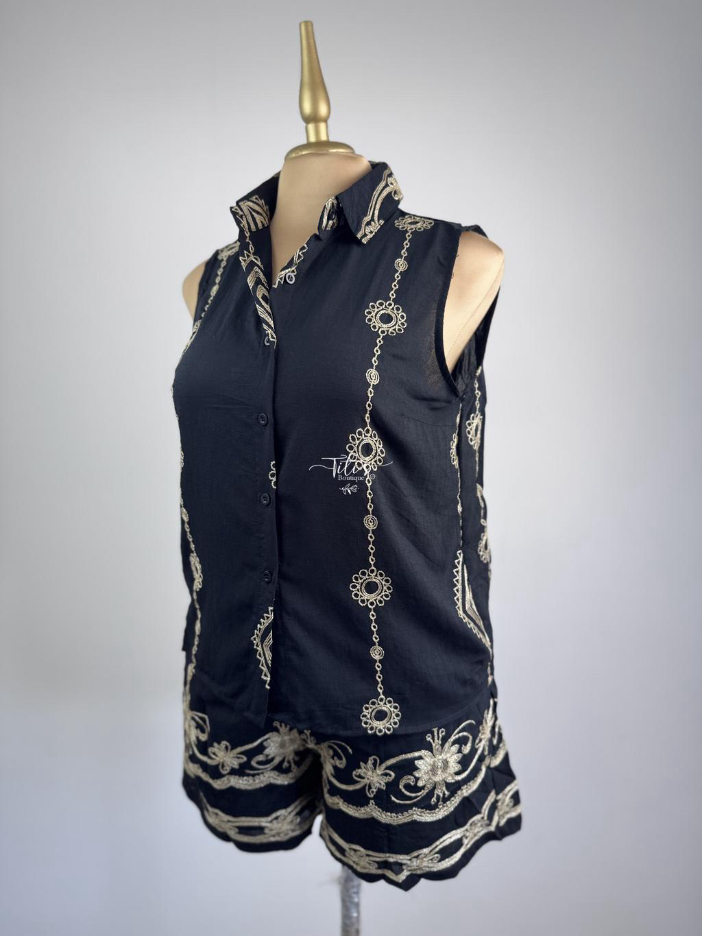 Conjunto Shorts Bordado Oro Negro