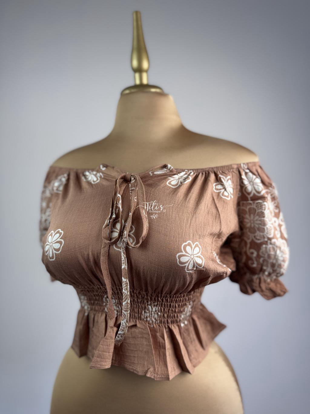 Blusa Corta Flores Beige