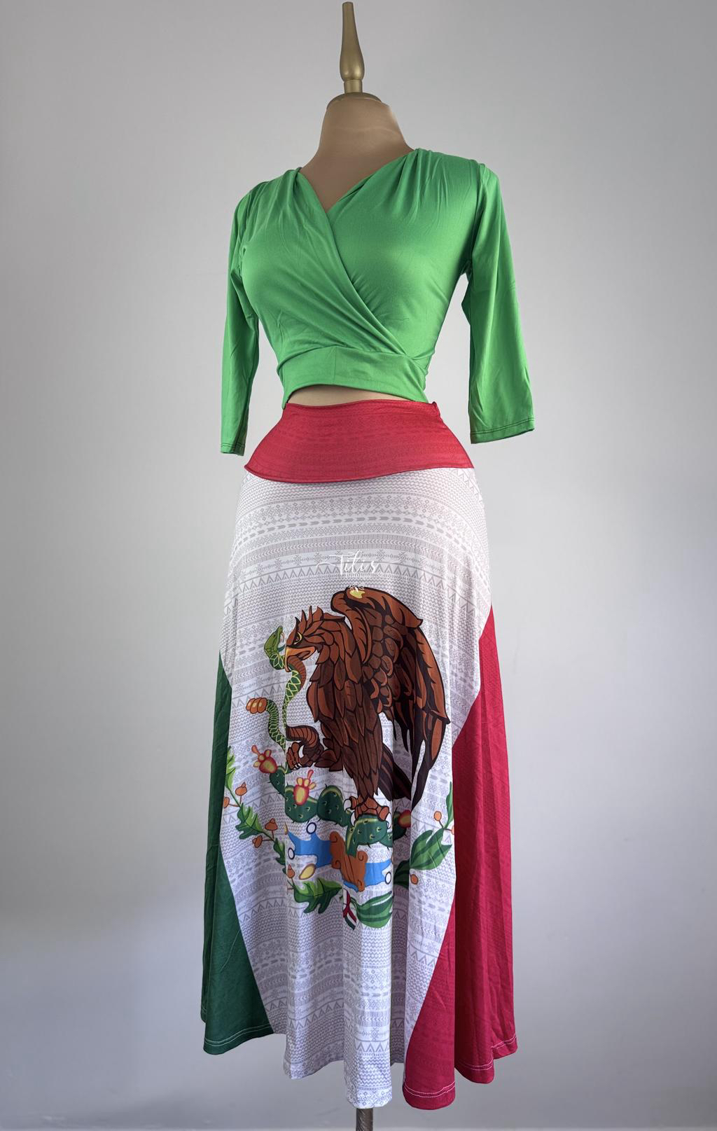 Conjunto Falda Bandera