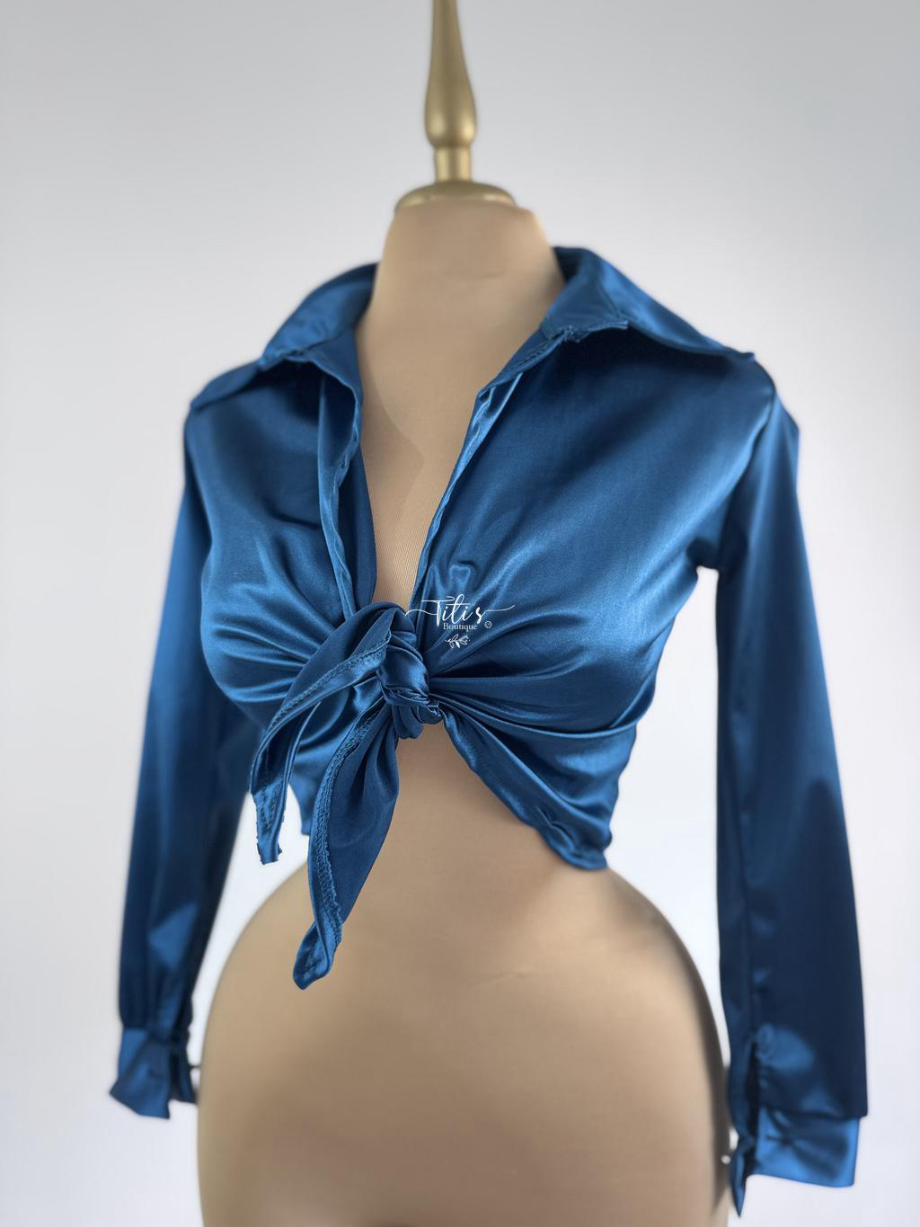 Blusa Corta Manga Larga Azul