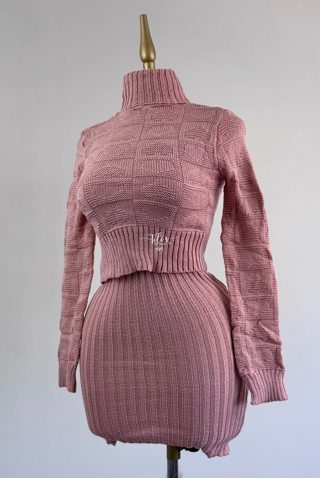 Vestido Con Suéter Corazón Rosa