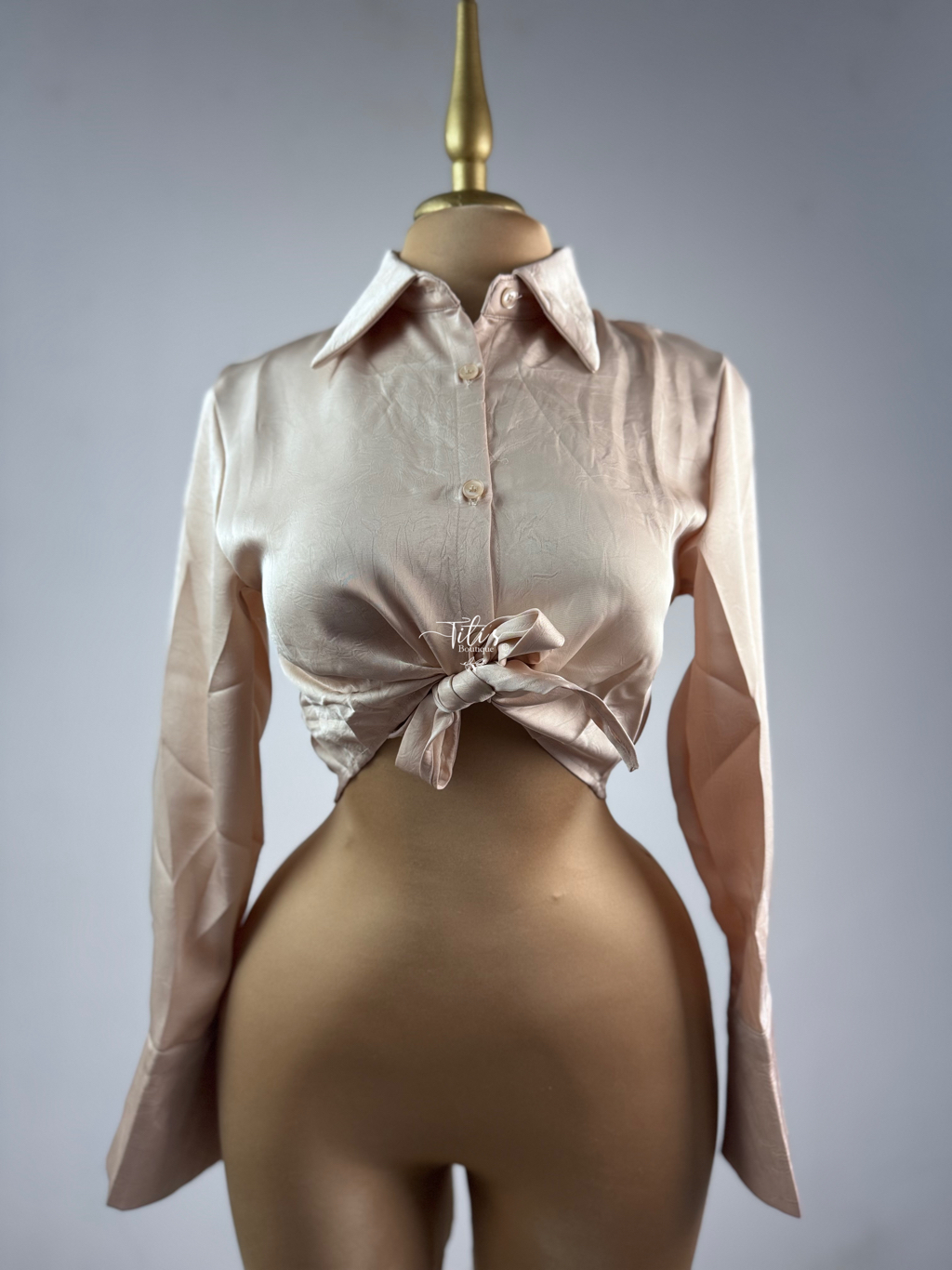 Blusa Corta Botones Manga Larga Beige 