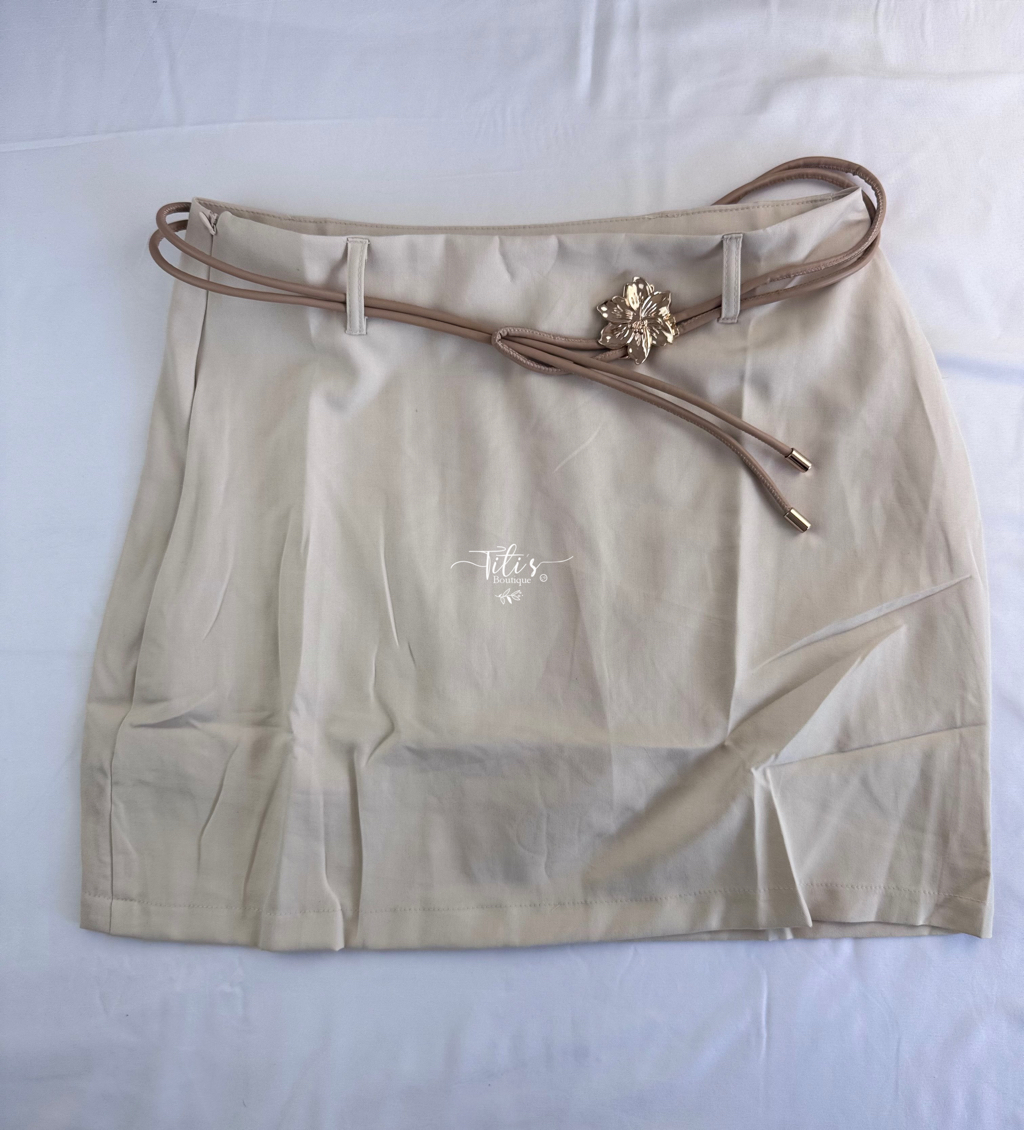 Falda Con Cinto Beige