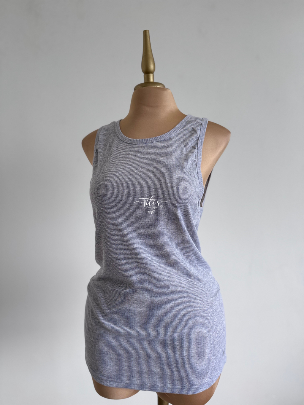 Playera Sin Manga Gris