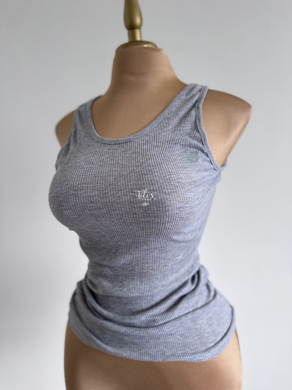 Playera Sin Manga Gris